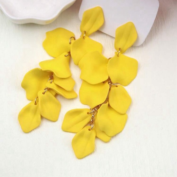 Yellow Flower Petals Earrings - Picture 1 of 4